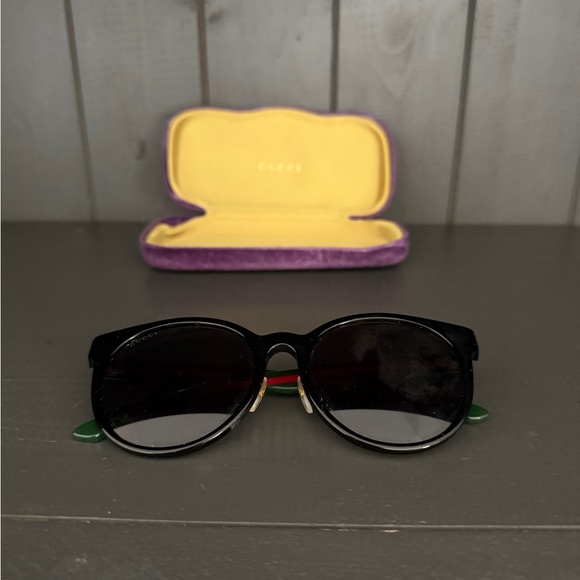 Gucci Women’s Sunglasses Black Green Red